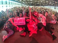 ヨーロッパツアー中のLAZYgunsBRISKY。