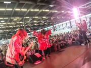 ヨーロッパツアー中のLAZYgunsBRISKY。