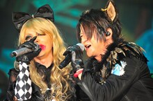 HYDEとTERU（GLAY）。