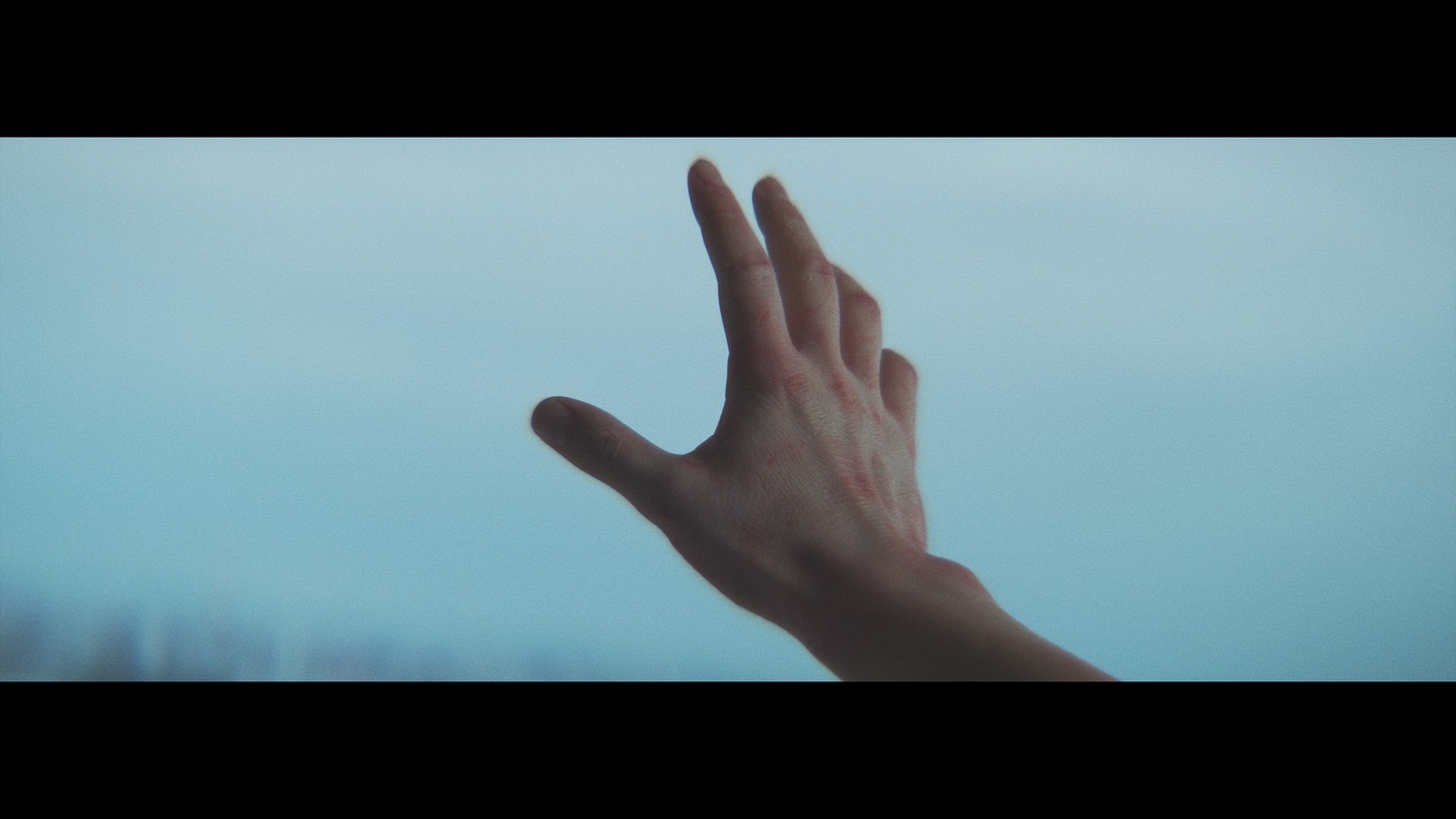 ショートフィルム「TIFFANY BLUE」のワンシーン。