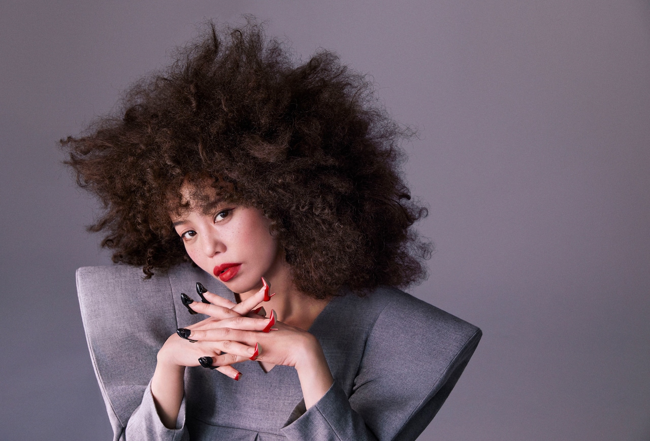 Chara×韻シストBASI、スイートなコラボ曲をバレンタインにお届け