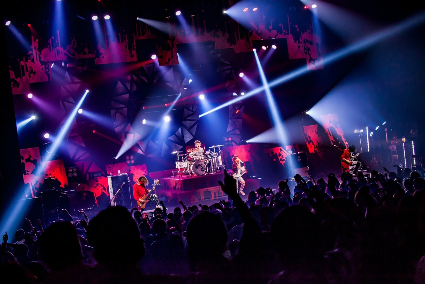 「MY FIRST STORY S・S・S TOUR 2018」大阪・オリックス劇場公演の様子。（Photo by Takashi "TAKA" Konuma）