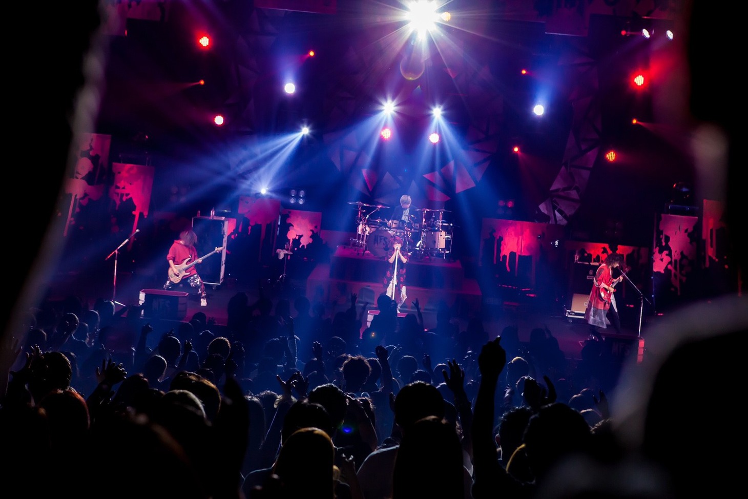 「MY FIRST STORY S・S・S TOUR 2018」大阪・オリックス劇場公演の様子。（Photo by Takashi "TAKA" Konuma）
