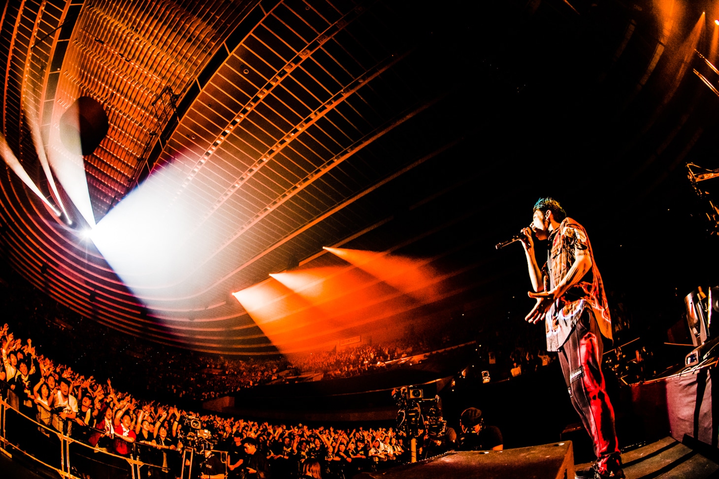 ONE OK ROCK「ONE OK ROCK with Orchestra Japan Tour 2018」大阪・大阪城ホール公演の様子。（Photo by KAZUSHI HAMANO）