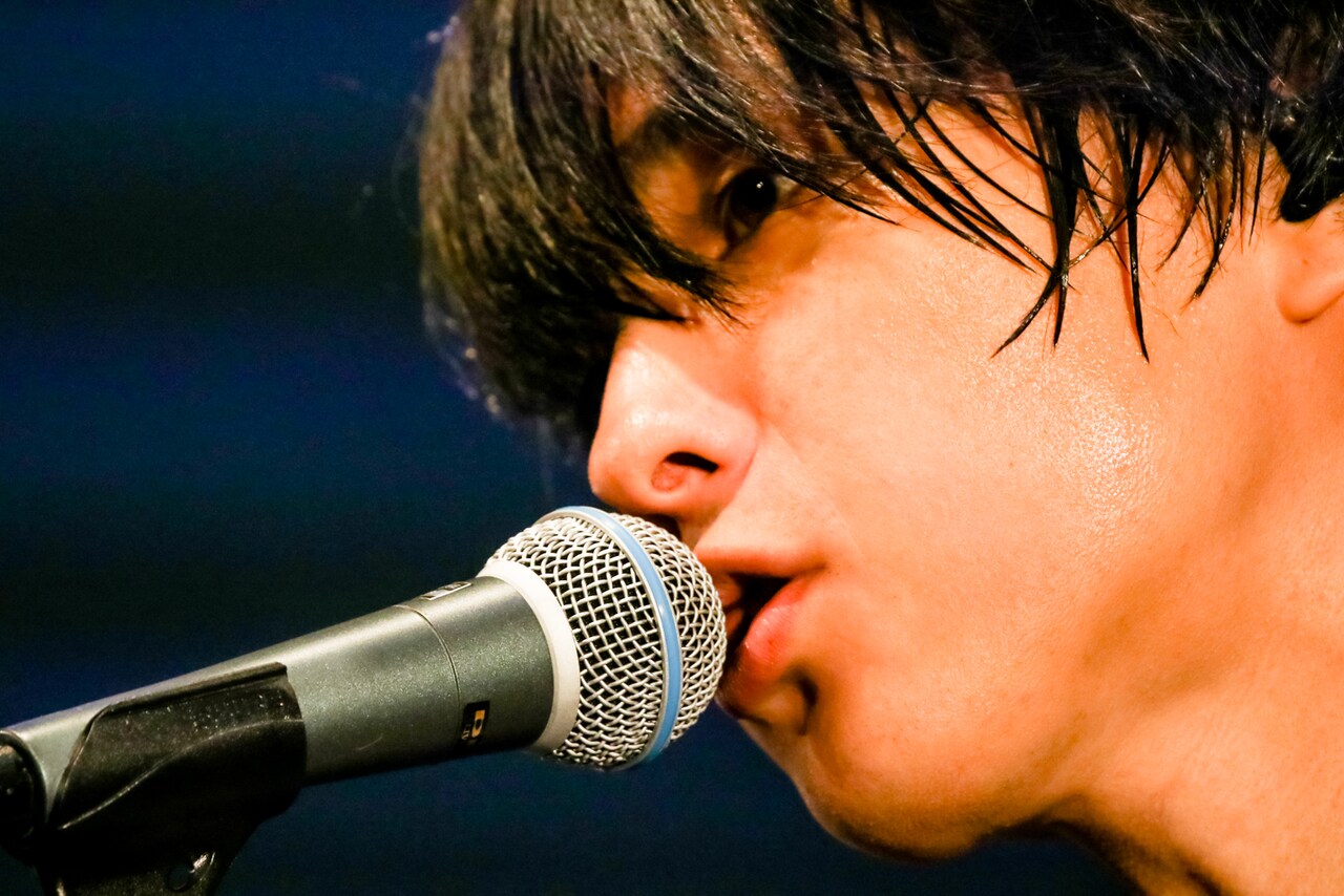 斎藤宏介（Vo, G）（Photo by Viola Kam［V'z Twinkle