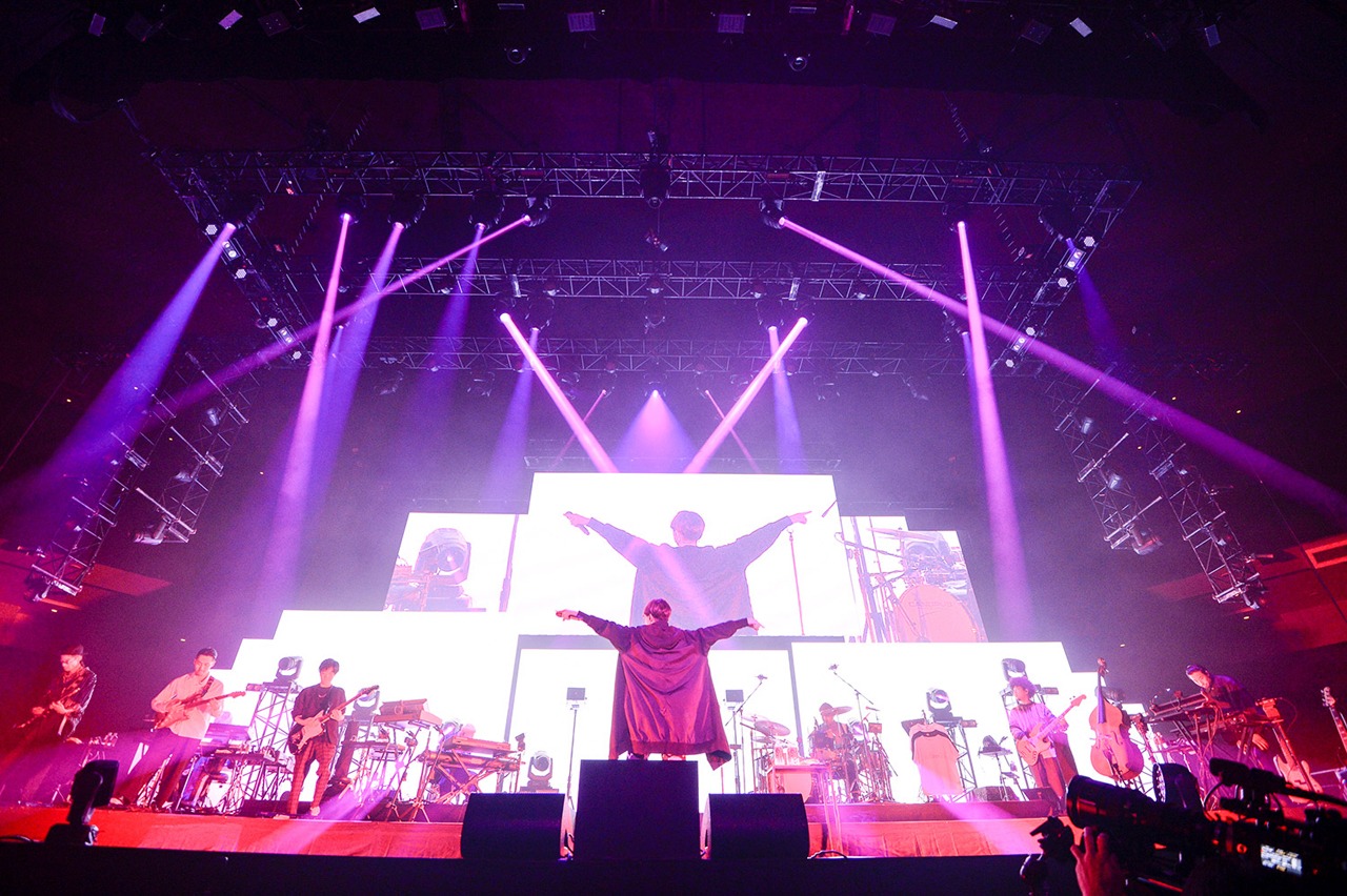 「Nulbarich ONE MAN LIVE at 日本武道館 -The Party is Over-」の様子。
