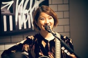 Rihwa「WILD INSIDE with J.S. BURGERS CAFE」東京・J.S. BURGERS CAFE 新宿店公演の様子。