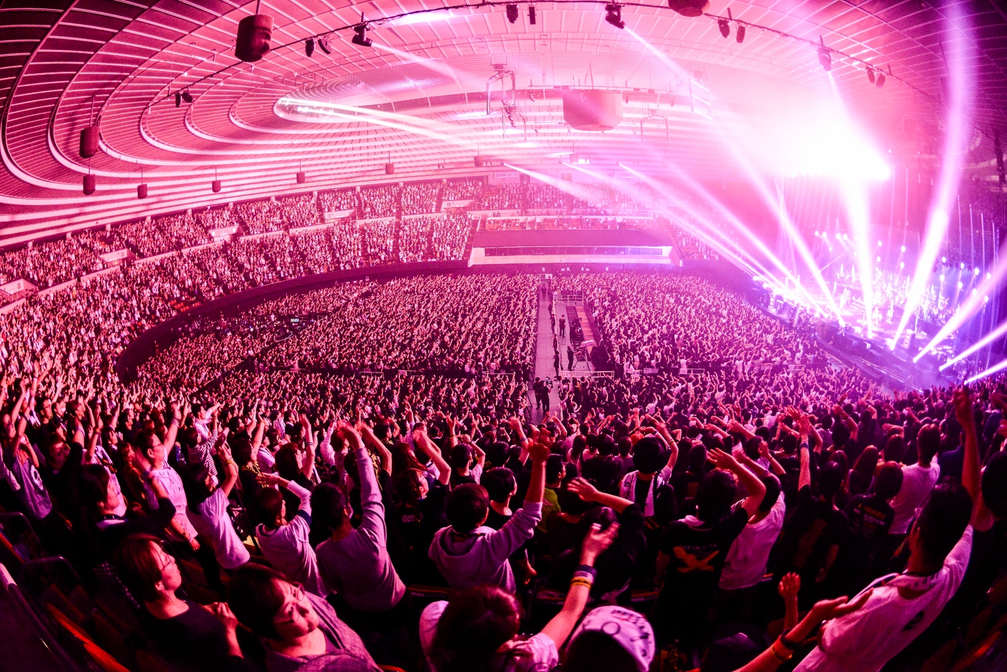 ONE OK ROCK「ONE OK ROCK with Orchestra Japan Tour 2018」大阪・大阪城ホール公演の様子。（撮影：橋本塁[SOUND SHOOTER]）