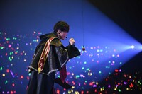 となりの坂田。（撮影：小松陽祐［ODD JOB］、黒瀬友理）