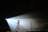 左からとなりの坂田。、うらたぬき。（撮影：小松陽祐［ODD JOB］、黒瀬友理）