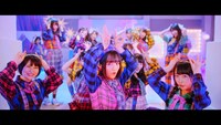 AKB48 U-16選抜2018「最強ツインテール」ミュージックビデオのワンシーン。