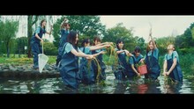 AKB48 池の水選抜「池の水を抜きたい」ミュージックビデオのワンシーン。