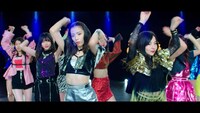 AKB48 PRODUCE48選抜「わかりやすくてごめん」ミュージックビデオのワンシーン。