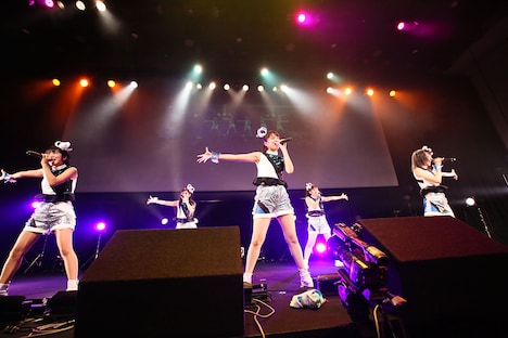 3B junior「Cell Division～細胞分裂～」にて初パフォーマンスを披露したアメフラっシ。（撮影：笹森健一）