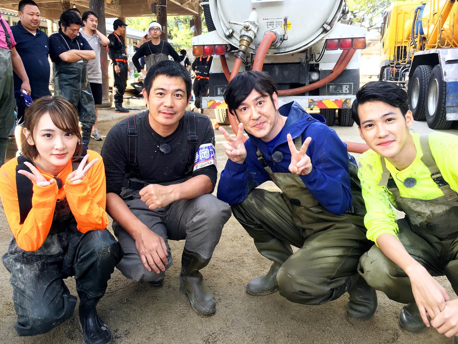 左から生駒里奈、加藤英明・静岡大学教育学部講師、田中直樹、葉山奨之。(c)テレビ東京