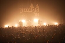 yonige「君のおへその形を忘れたツアー」大阪・Zepp Namba公演の様子。（撮影：太田好治）