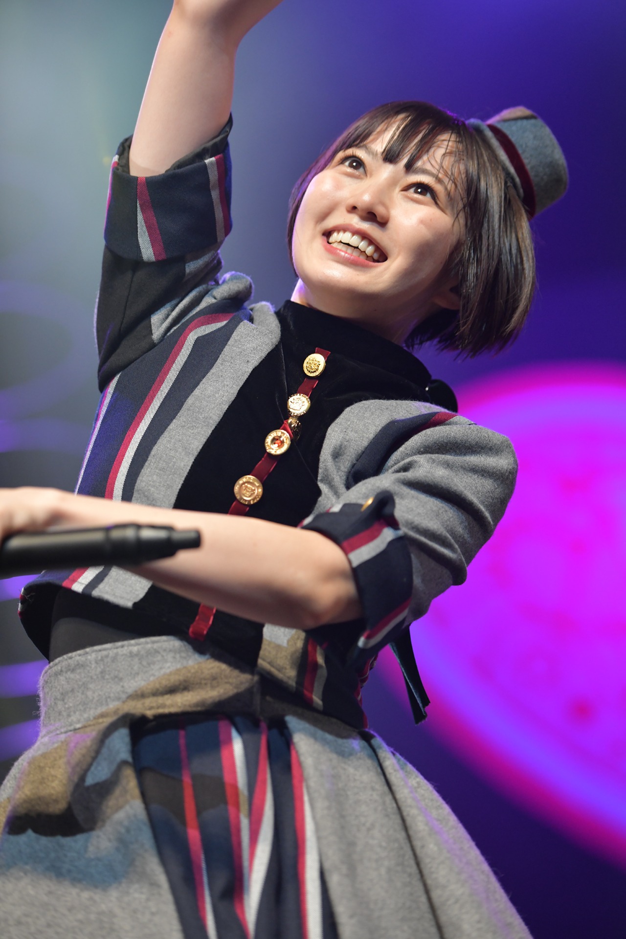 安本彩花
