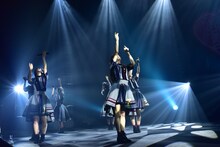 「私立恵比寿中学秋のツアー2018 ～9年目、義務教育からの卒業～」初日公演の様子。