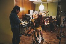 アメリカ・ロサンゼルスでレコーディングするGLIM SPANKY。