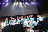 「Fragile Stars」を披露する3B junior。（撮影：笹森健一）