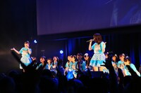 「勇気のシルエット」を披露する3B junior。（撮影：笹森健一）