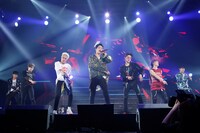 iKON（写真提供：エイベックス）