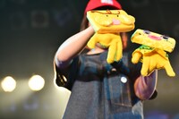 1人でラップバトルを繰り広げるDJみそしるとMCごはん。