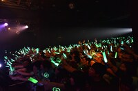 ミントグリーンに染まったYokohama Bay Hall。