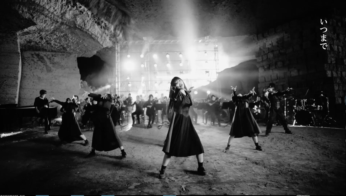 BiSH「stereo future」ミュージックビデオのワンシーン。