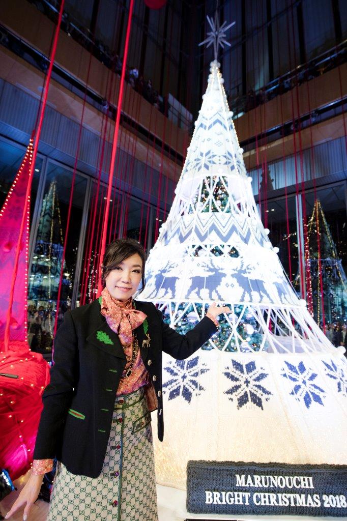 クリスマスツリー点灯式に登場した松任谷由実。