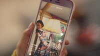 TikTokのCMのワンシーン。