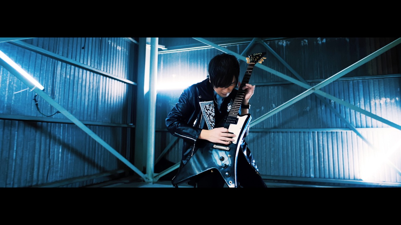 TeddyLoid「You Made Me feat. ちゃんみな」ミュージックビデオのワンシーン。