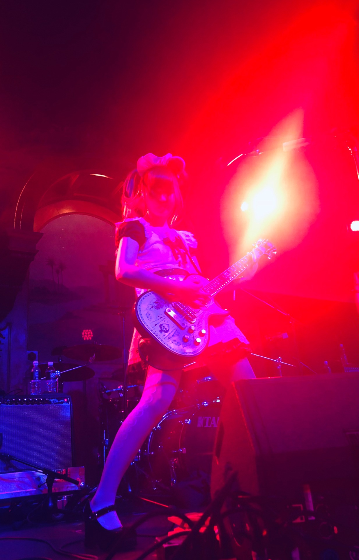 BAND-MAIDのアメリカ・ロサンゼルス公演の様子。（写真提供：日本クラウン）