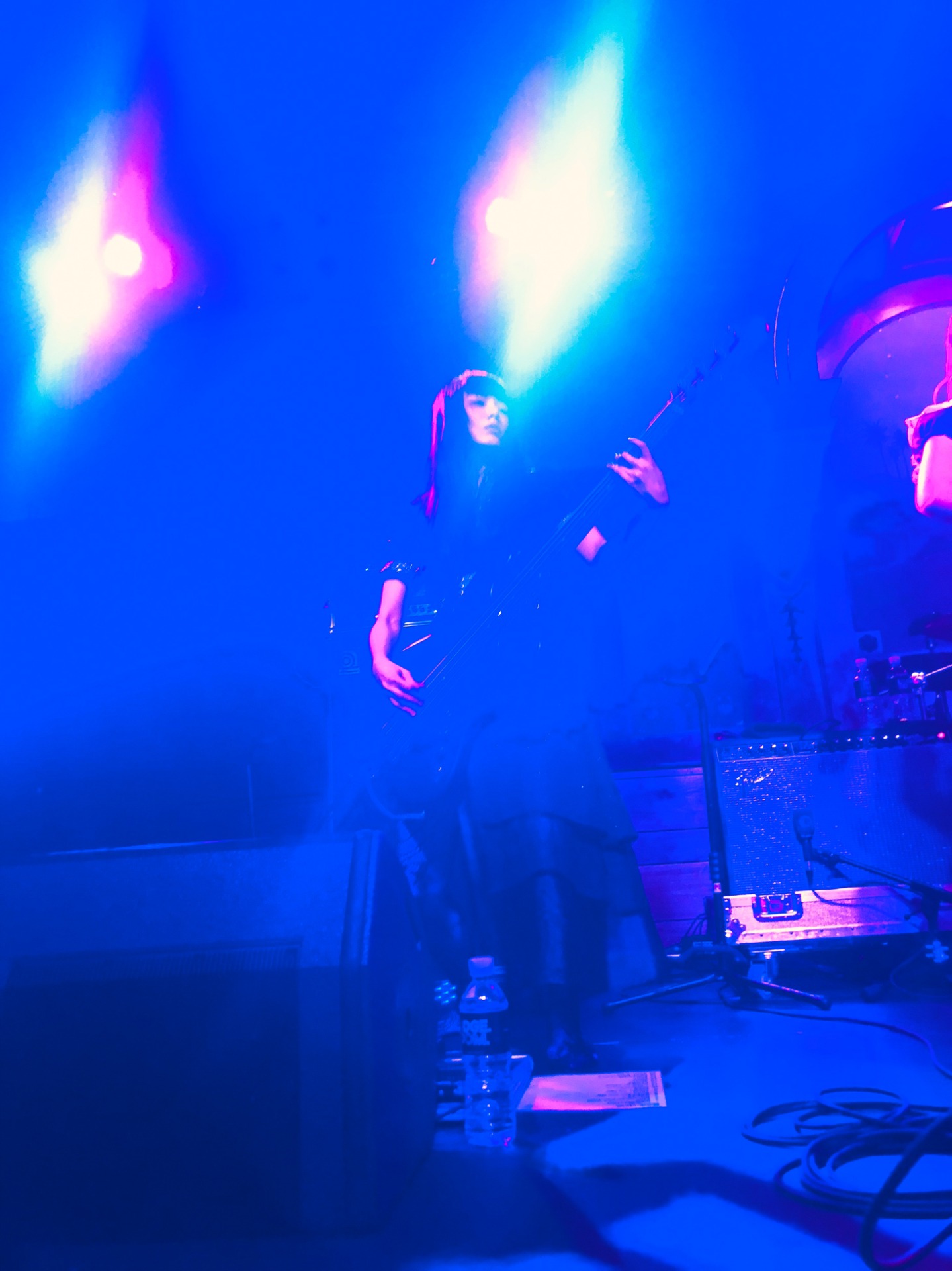 BAND-MAIDのアメリカ・ロサンゼルス公演の様子。（写真提供：日本クラウン）