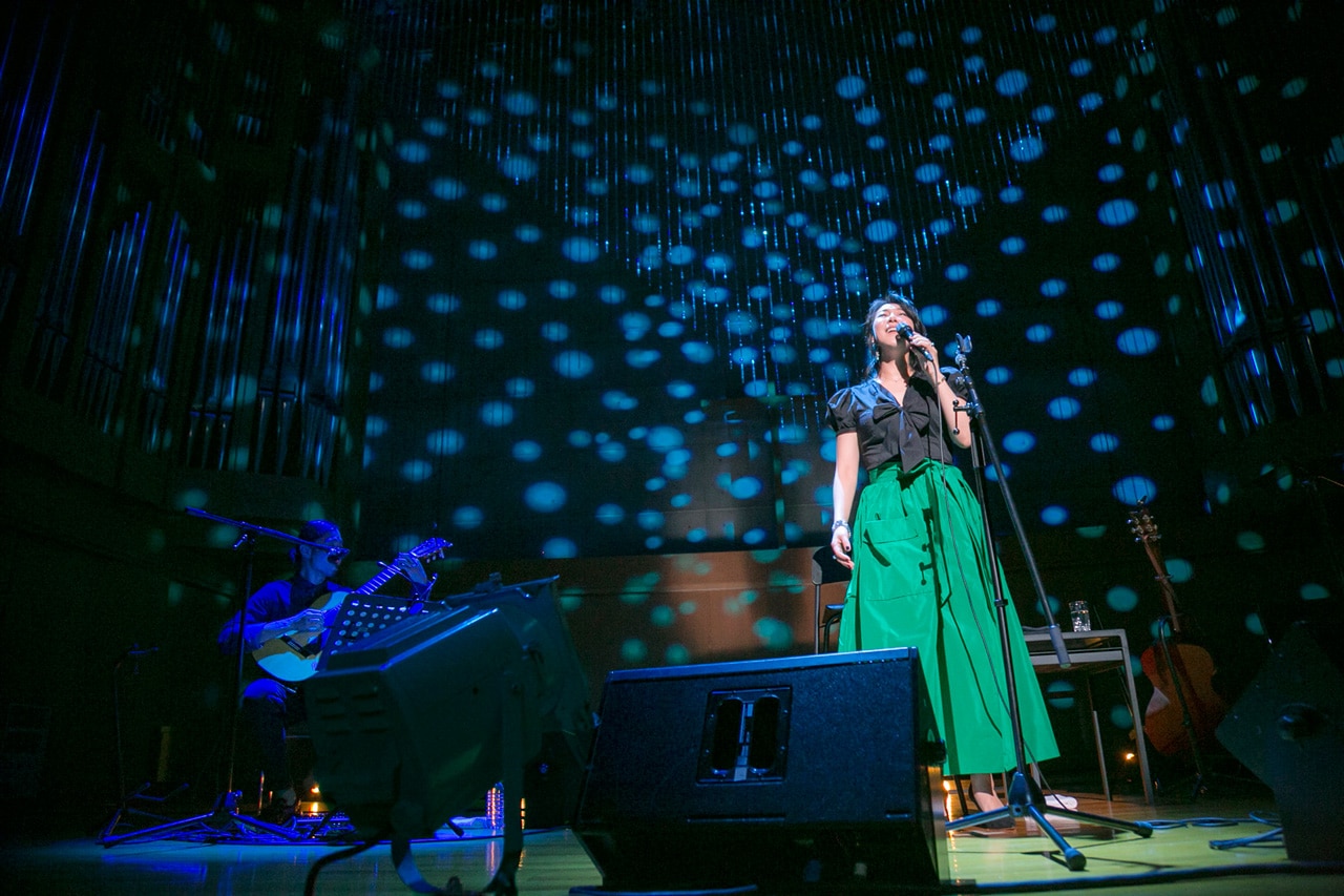 畠山美由紀、Port of Notesとのツーマンで魅せた恒例の教会ライブ