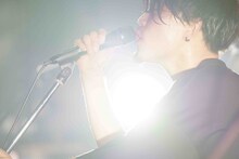 MONJOE（Vo, Syn）（Photo by Kousuke Ito）