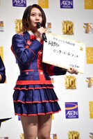 「同期とセンターに立つこと」というデビュー当時に抱いていた夢を発表する古畑奈和。