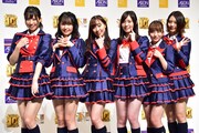 左から荒井優希、惣田紗莉渚、須田亜香里、松井珠理奈、大場美奈、古畑奈和。