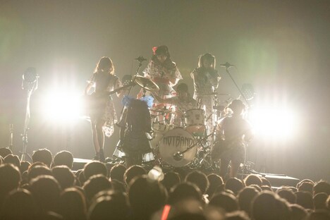 バンドじゃないもん！MAXX NAKAYOSHI（撮影：石崎祥子）