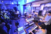 中村佳穂 「AINOU」リリースライブの様子。（撮影：森建二）