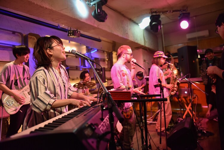 中村佳穂 アドリブ交えながらアルバム全曲披露 あなたの人生に幸あらんことを ライブレポート 音楽ナタリー