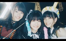 ロッカジャポニカ「MUGEN」ミュージックビデオのワンシーン。