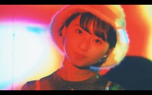 ロッカジャポニカ「MUGEN」ミュージックビデオのワンシーン。