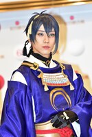 黒羽麻璃央演じる三日月宗近。