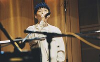 「星野源 Live at ONKIO HAUS Studio」のワンシーン。