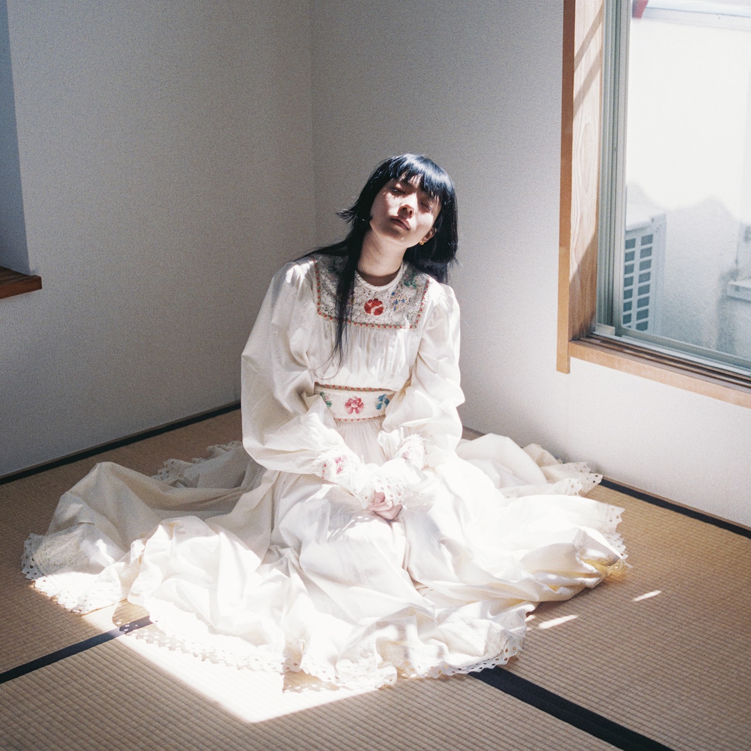 カネコアヤノ「明け方 / 布と皮膚」ジャケット