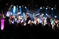 「A応P 3rd LIVE TOUR 2018-2019 ANIMETIC PLAYLIST えーおうぴーの こうげき！」の様子。（写真提供：AT-X）