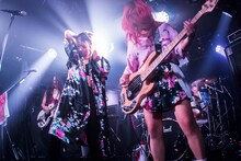LAZYgunsBRISKY「LAZYgunsBRISKY EU Tour 2018 -Hello,again!-」東京・下北沢 LIVEHOLIC公演の様子。（Photo by Kaji）