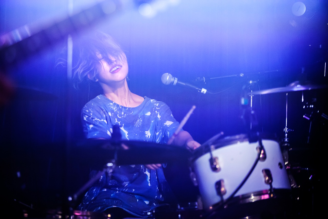 Moe（Dr）（Photo by Kaji）