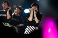 巴奎依（右）（写真提供：AT-X）